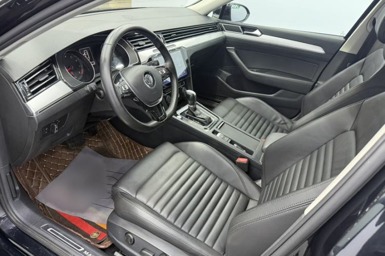 Used Volkswagen Magotan 2017 330TSI DSG Leading Model Interior 2