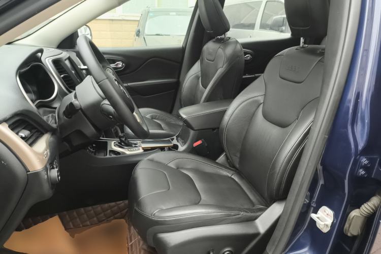 Used Jeep Cherokee 2017 2.0L Superior Edition