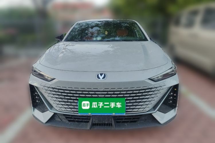Used Changan UNI-V 2022 1.5T Prestige Version
