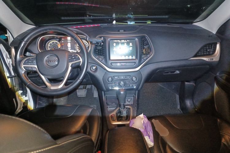 Used Jeep Cherokee 2016 2.0L Superior Edition