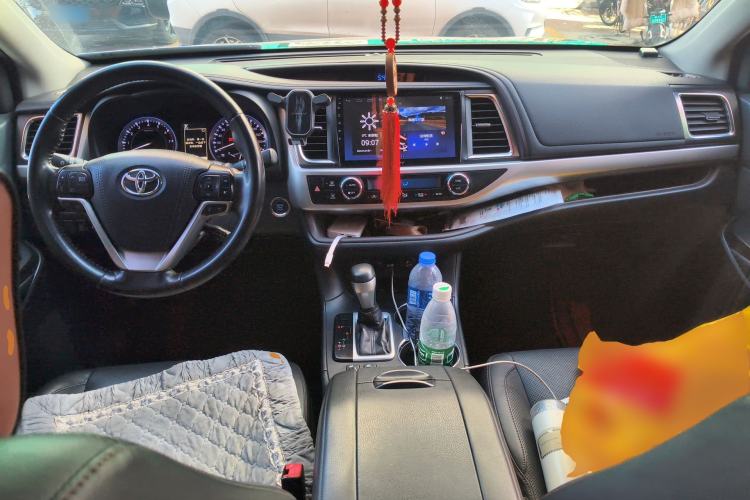 Used Toyota Highlander 2018 2.0T Four-Wheel Drive Luxury Edition 7 Seats China V Emission Standard
