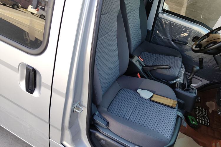 Used Wuling Zhiguang 2023 1.5L Practical Version 5/7 Seats Right Front Seat