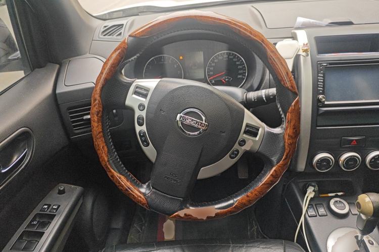 Used Nissan X-Trail 2012 2.5L CVT Luxury Edition 4WD Steering Wheel