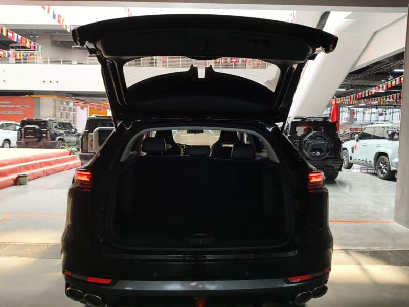 Used CHANGAN UNI-K 2021 2.0T Luxury Version — 18