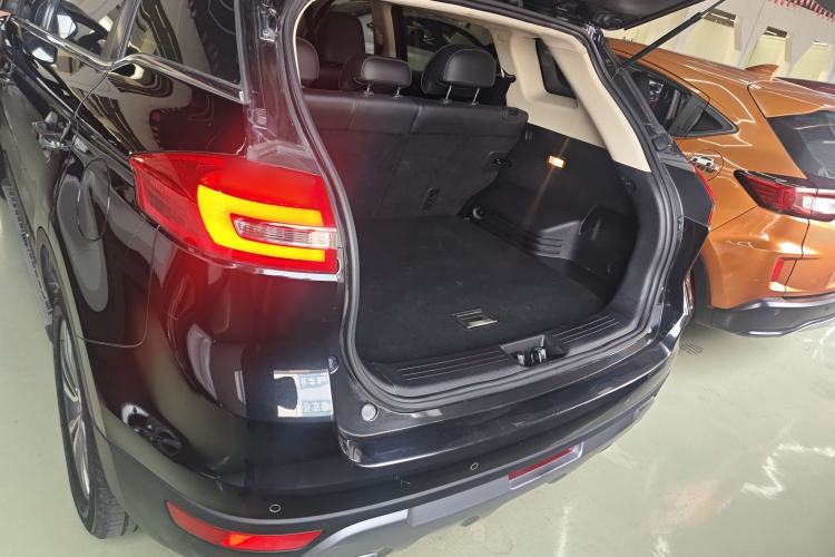 Used Geely Auto Emgrand X7 Sport 2016 2.0L Manual Smart Connect Version