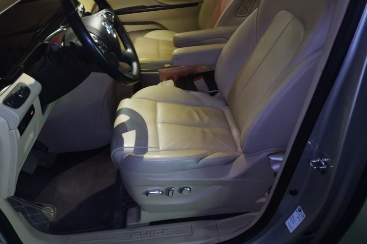 Used Buick GL8 2022 ES Landtrek 653T Luxury Edition
