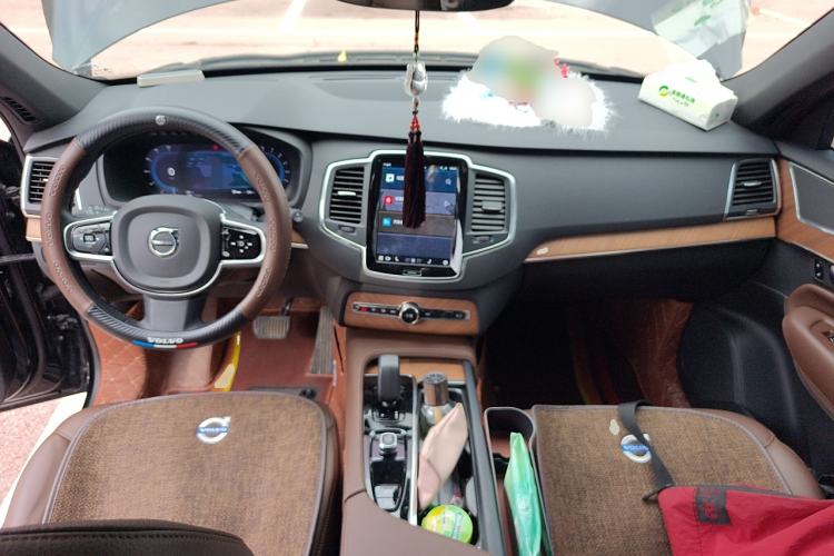 Used Volvo XC90 2023 B5 SmartDrive Luxury Edition 5 Seats Center Console