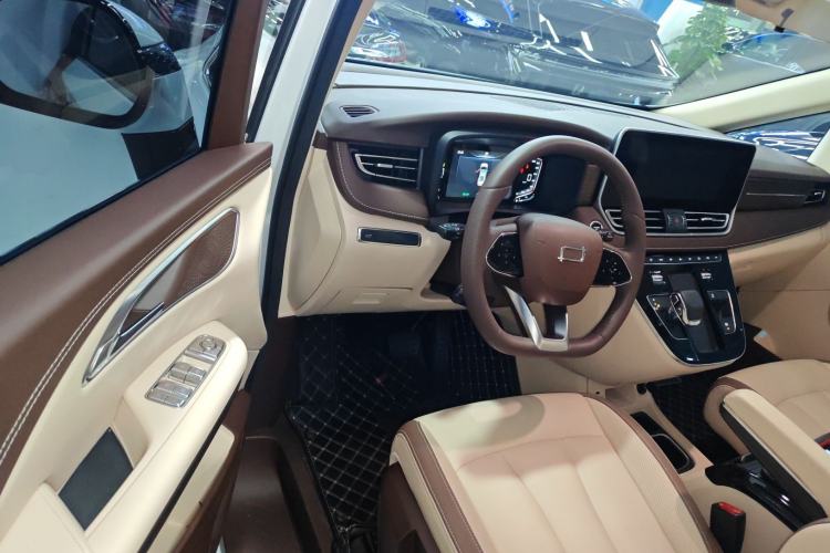 Used Bestune M9 2023 2.0T Prestige Edition
