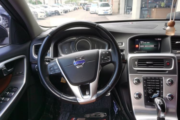 Used Volvo S60 2017 S60L T4 Smart Range Edition Steering Wheel