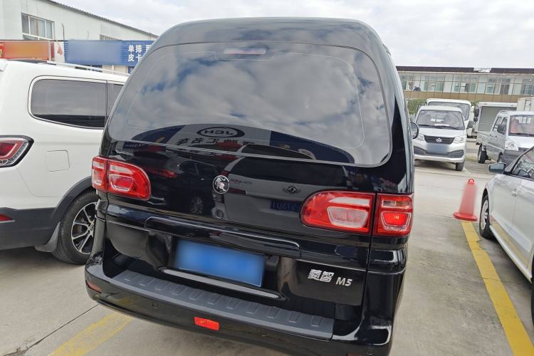 Used FORTHING Lingzhi 2022 M5L 1.6L Utility Model 7 Seats
