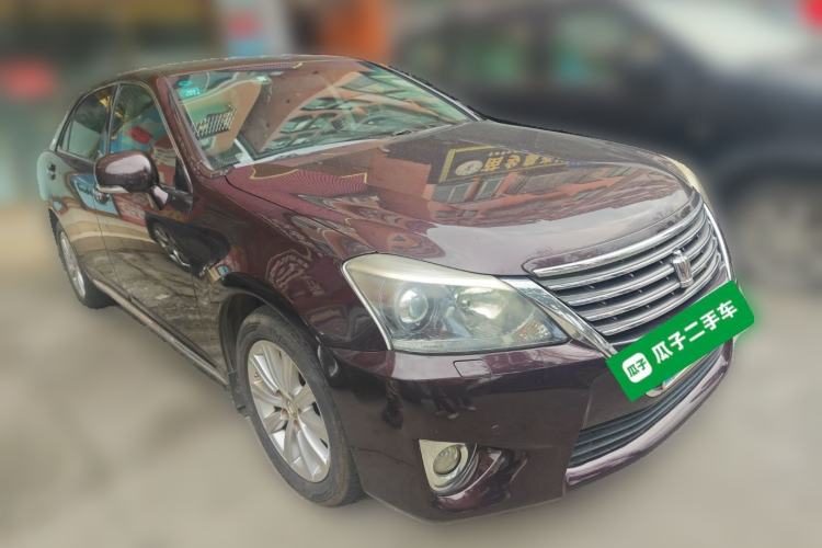 Used Toyota Crown 2012 2.5L Royal Leather Edition Front Right 45 Deg