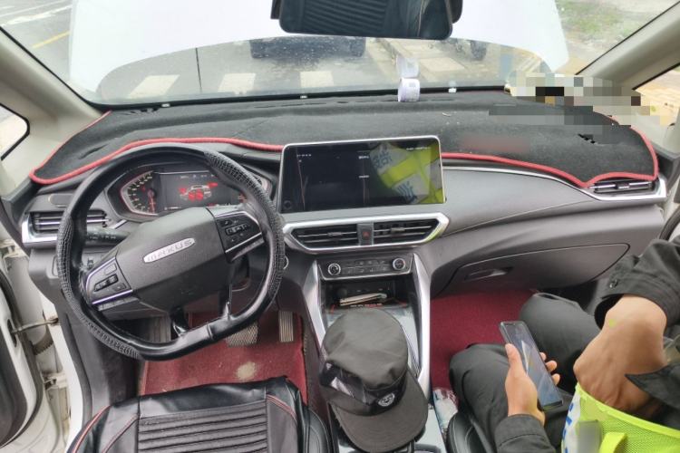 Used SAIC MAXUS G50 2020 1.5T Automatic Luxury Edition Center Console