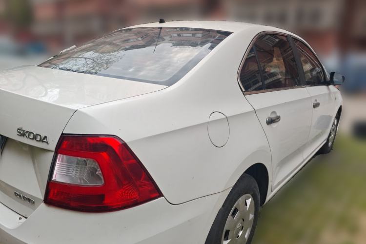 Used Skoda Rapid 2013 1.4L Manual Enjoyment Model Rear Right 45 Deg