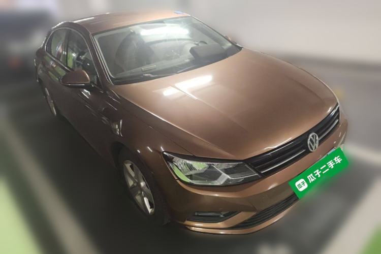 Used Volkswagen Lamando 2015 230TSI Manual Trend Edition Front Right 45 Deg