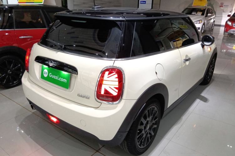 Used MINI 2019 1.5T COOPER Classic Edition Rear Right 45 Deg