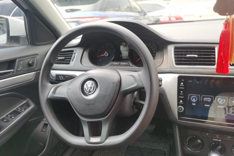 Used Volkswagen Lavida 2017 1.6L Automatic Fashion Edition Steering Wheel