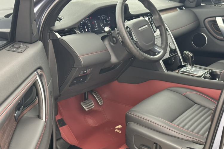 Used Land Rover Discovery Sport 2020 249 PS R-Dynamic Performance Edition Interior 2