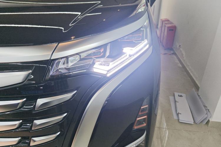 Used Denza D9 2024 DM-i 1050 Luxury Model