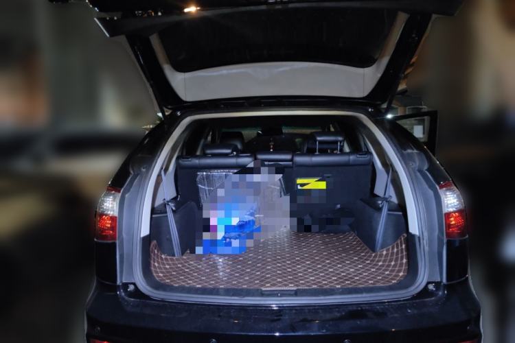 Used BYD S6 2014 2.0L Manual Luxury 7-Seater Trunk