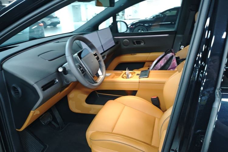 Used Li Auto i6 2025 Model Two-Wheel-Drive Standard Type