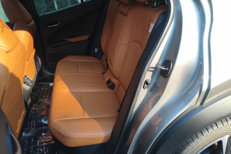 Used Lexus UX 2020 260h Explore & Enjoy Edition
