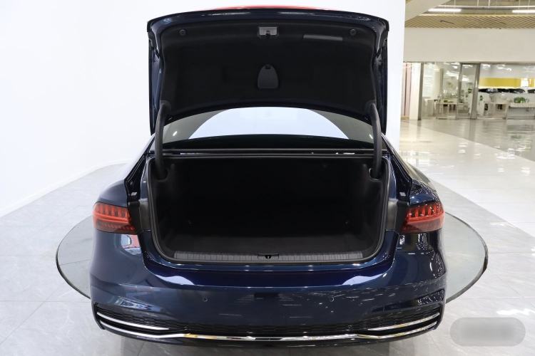 Used Audi A7L 2022 55 TFSI quattro S-line Zhiyuan Crystal Flow Package Trunk