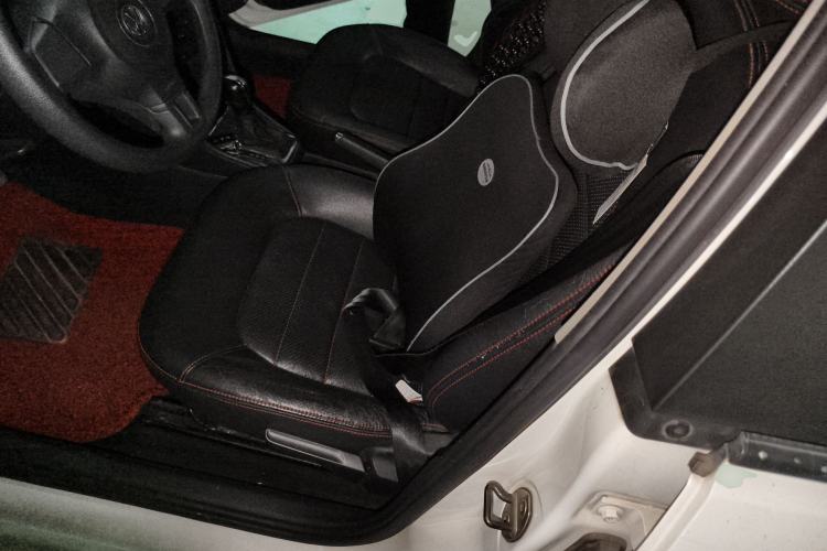 Used Volkswagen Jetta 2015 Value Edition 1.6L Automatic Comfort Version Left Front Seat