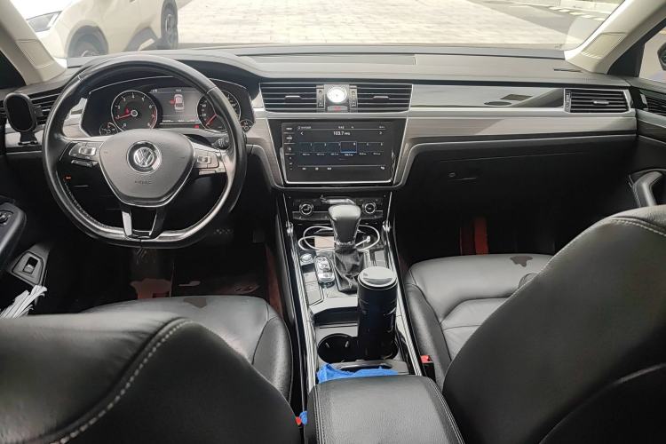 Used Volkswagen Phideon 2019 380TSI Two-Wheel Drive Business Edition China VI Standard
