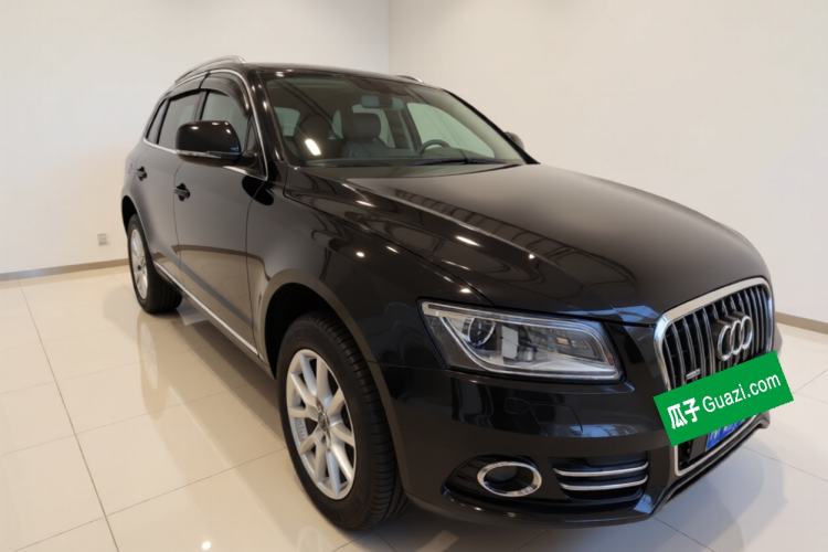 Used Audi Q5 2013 40 TFSI Ambition Front Right 45 Deg
