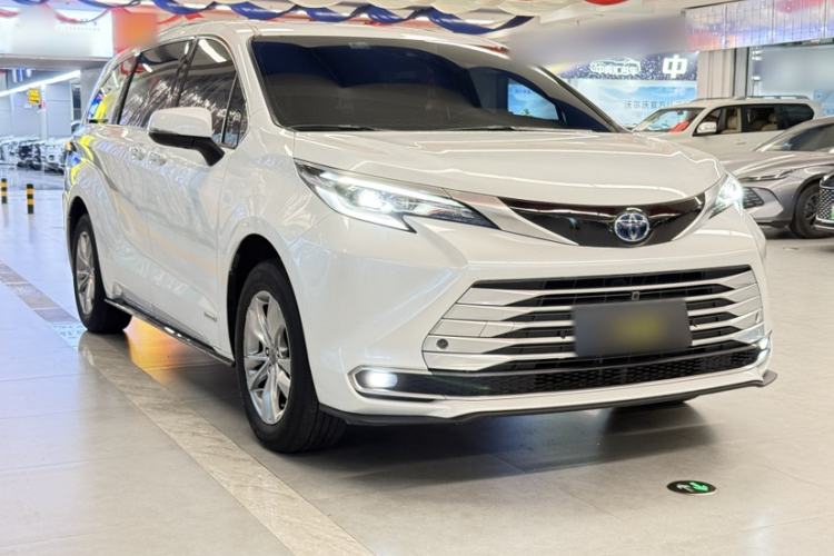 Used Toyota SIENNA 2021 2.5L Hybrid Platinum Edition Exterior 2
