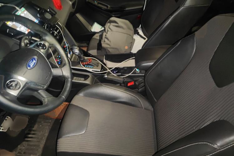 Used Ford Focus 2012 Sedan 1.6L Automatic Fashion Edition