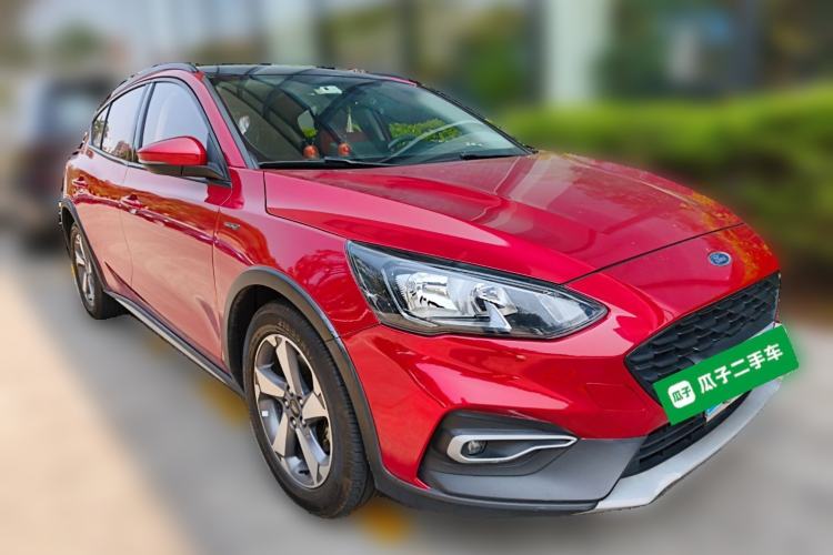 Used Ford Focus Active 2020 EcoBoost 180 Automatic Trendy Model Front Right 45 Deg