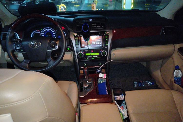 Used Toyota Camry 2012 2.5G Luxury Navigation Edition Center Console