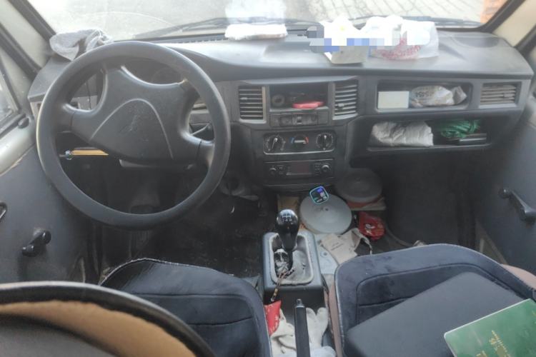 Used Wuling Zhiguang 2013 1.0L Practical Version Center Console