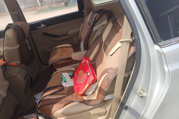 Used Baojun 730 2014 1.5L Manual Luxury Navigation ESP Version 7 Seats