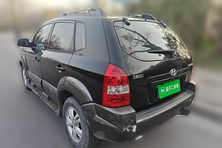 Used Hyundai Tucson 2009 2.0L Automatic Two-Wheel Drive with Sunroof Rear Left 45 Deg