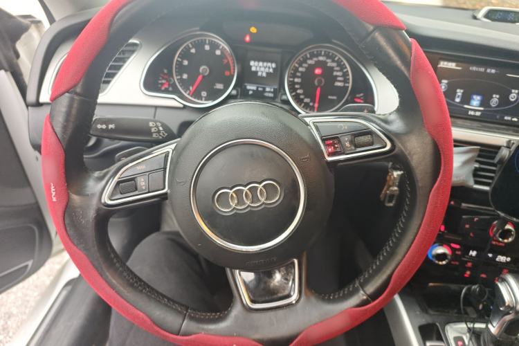 Used Audi A5 2014 Sportback 45 TFSI Fashion Edition Steering Wheel