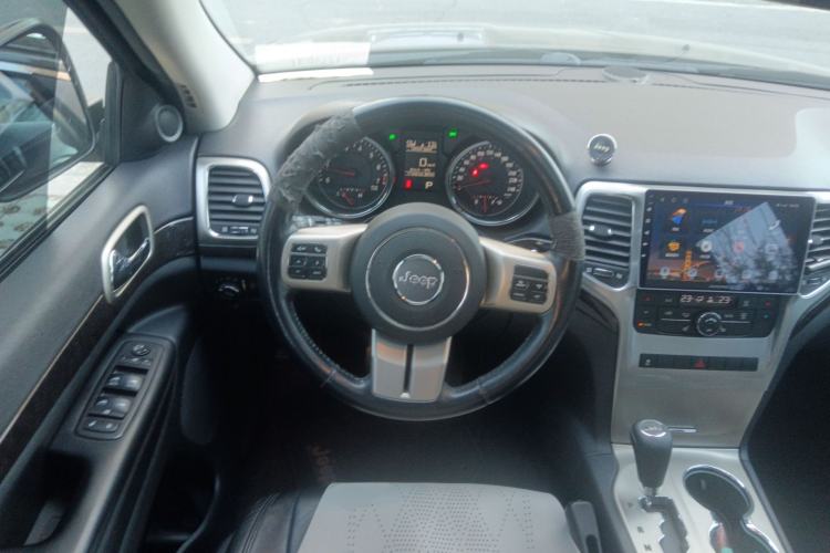 Used Jeep Grand Cherokee 2011 3.6L Comfort Edition
