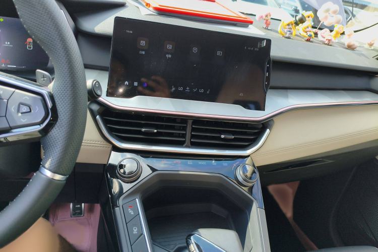 Used Lynk & Co 06 2021 1.5T Shero Pink Special Edition