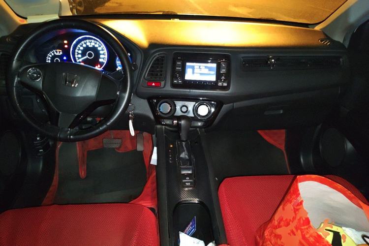 Used Honda Vezel 2017 1.5L CVT 2WD Comfort Model Center Console