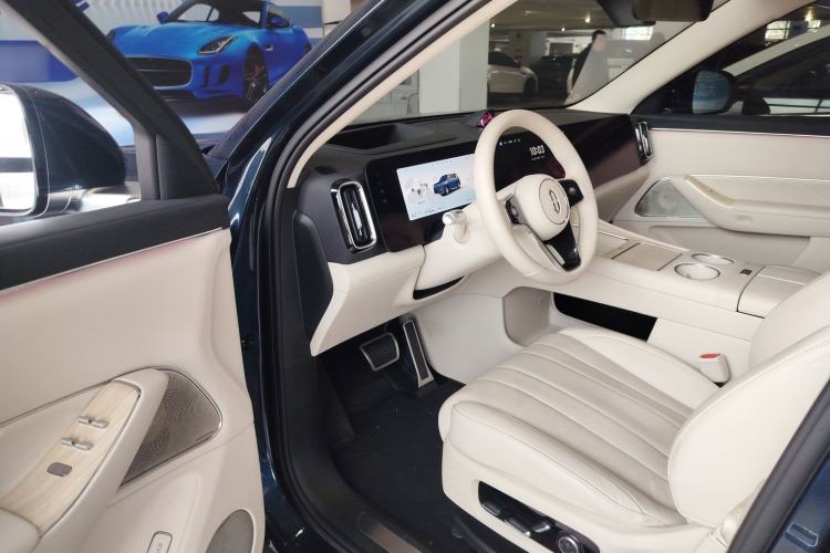 Used Hima AITO M8 2025 Extended-Range Max+ Version 53.4 kWh 5-Seater Edition Driver Seat