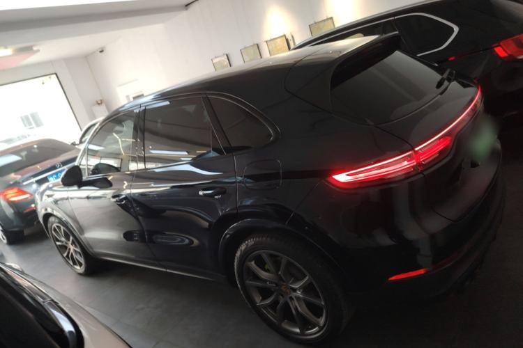 Used Porsche Cayenne E-Hybrid 2023 Cayenne E-Hybrid 2.0T Platinum Edition
