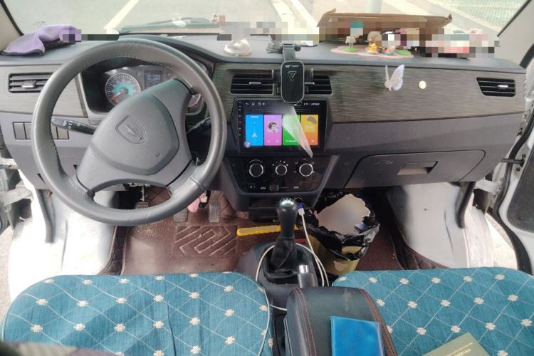 Used Jinbei Hiace X30 2023 1.5L Super-Comfortable Passenger Van 5/6/7-Seater Non-Air-Conditioned Version Model SWC15M