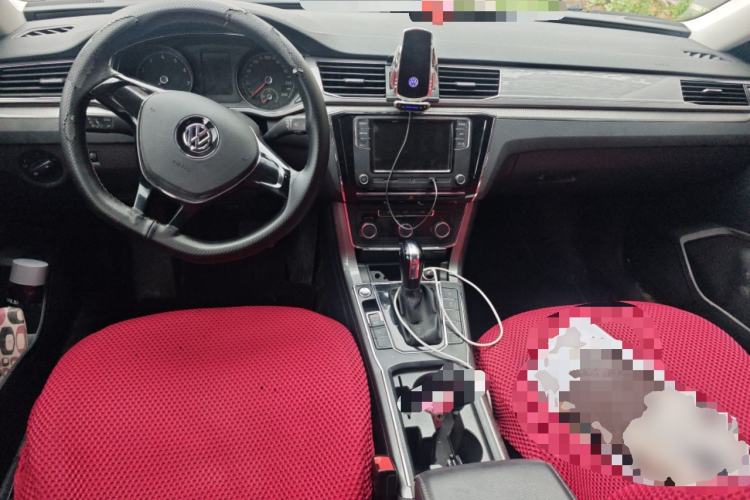 Used Volkswagen Passat 2017 330TSI DSG Luxury Edition Center Console