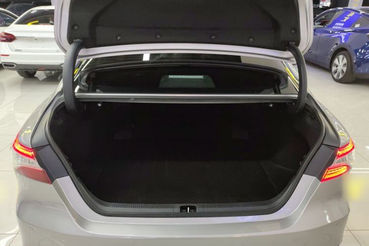 Used Toyota Camry 2023 2.0G Luxury Edition
