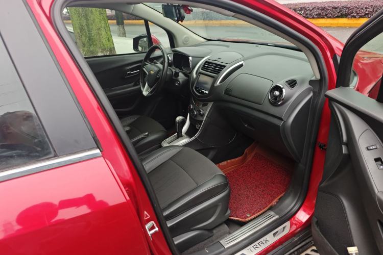 Used Chevrolet Trax 2014 1.4T Automatic Two-Wheel Drive Luxury Model Right Front Seat