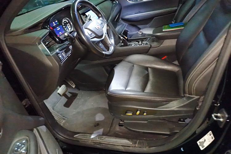 Used Cadillac XT5 2021 2.0T Two-Wheel Drive Luxury Version Left Front Seat