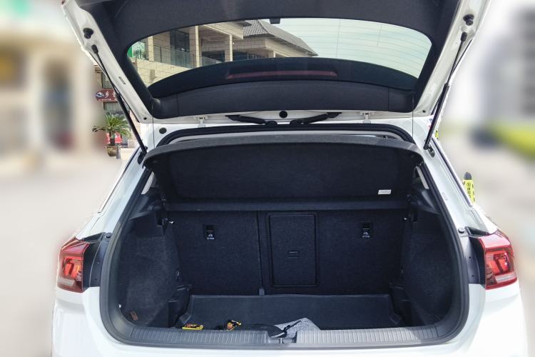 Used Volkswagen T-ROC 2022 280TSI DSG Two-Wheel Drive Elite PLUS Trunk