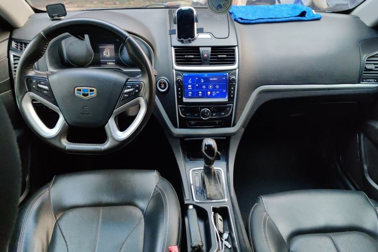 Used Geely Auto Emgrand 2015 Sedan 1.5L CVT Upward Version Center Console
