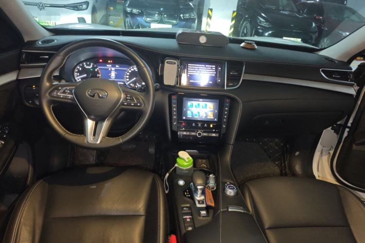 Used Infiniti QX50 2020 2.0T All-Wheel-Drive Elite Version Center Console